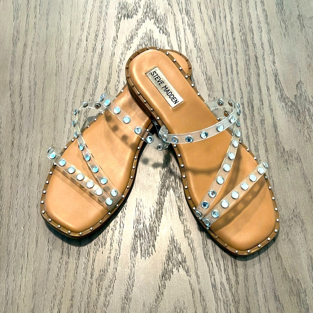 Women’s Steve Madded Rhinestone Flat Sandals - USED  Size 8